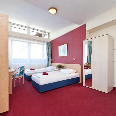 Aviva Hotel