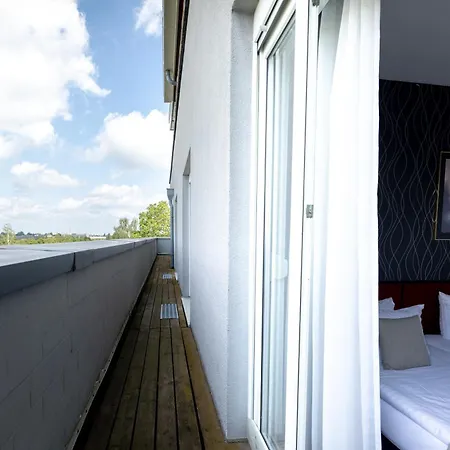 Aviva Hotel 4*